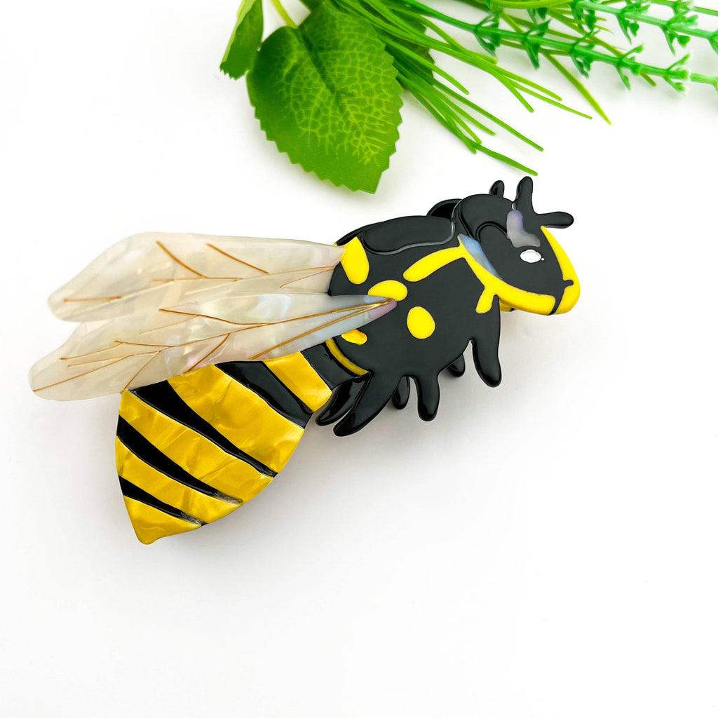 Hornet Claw Hair Clip